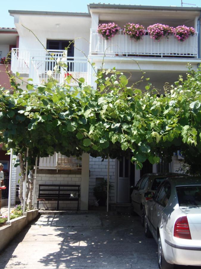Apartments Lana Пула Екстериор снимка