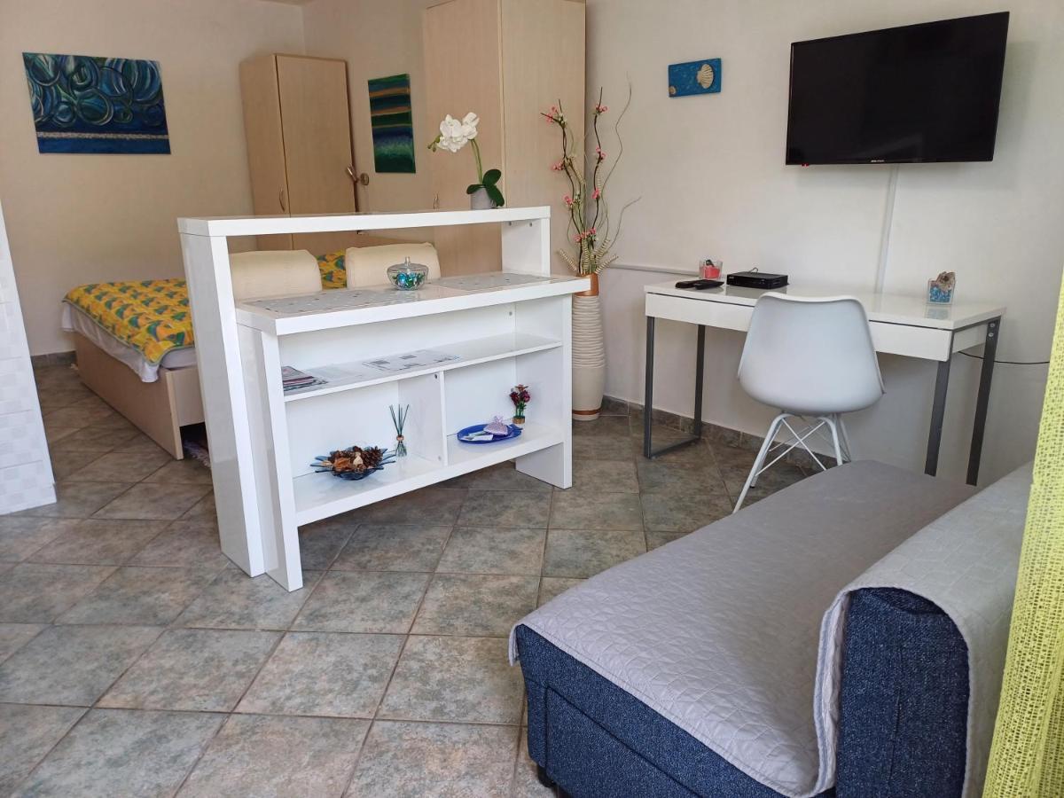 Apartments Lana Пула Екстериор снимка