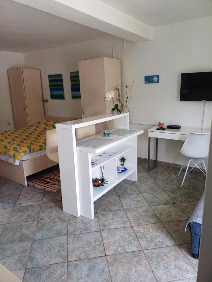 Apartments Lana Пула Екстериор снимка