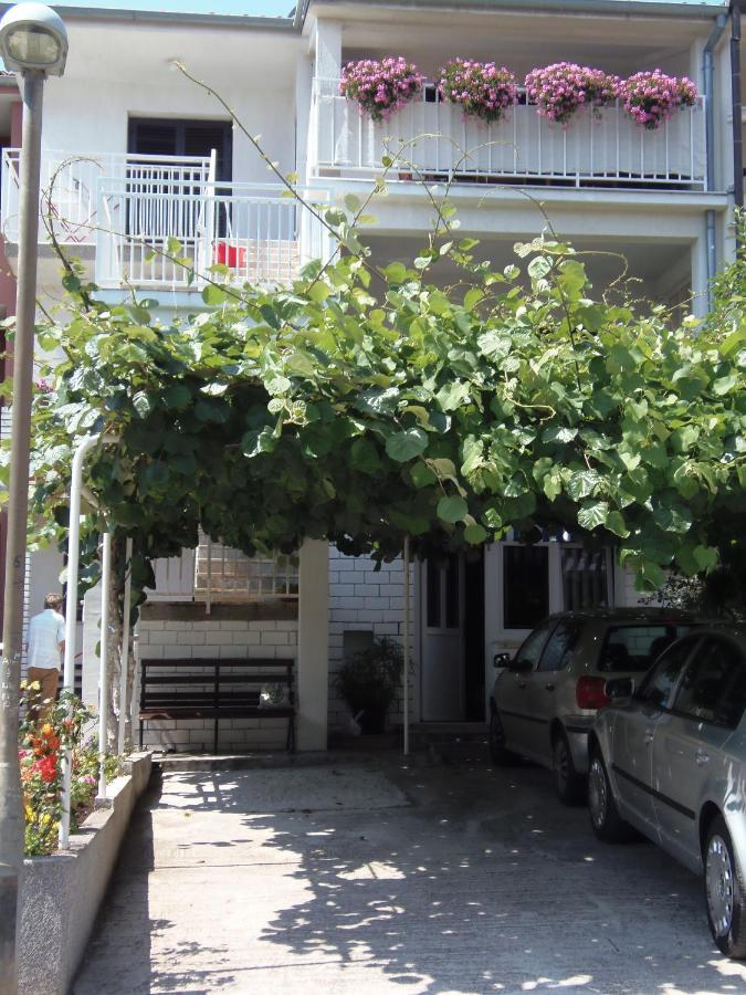 Apartments Lana Пула Екстериор снимка