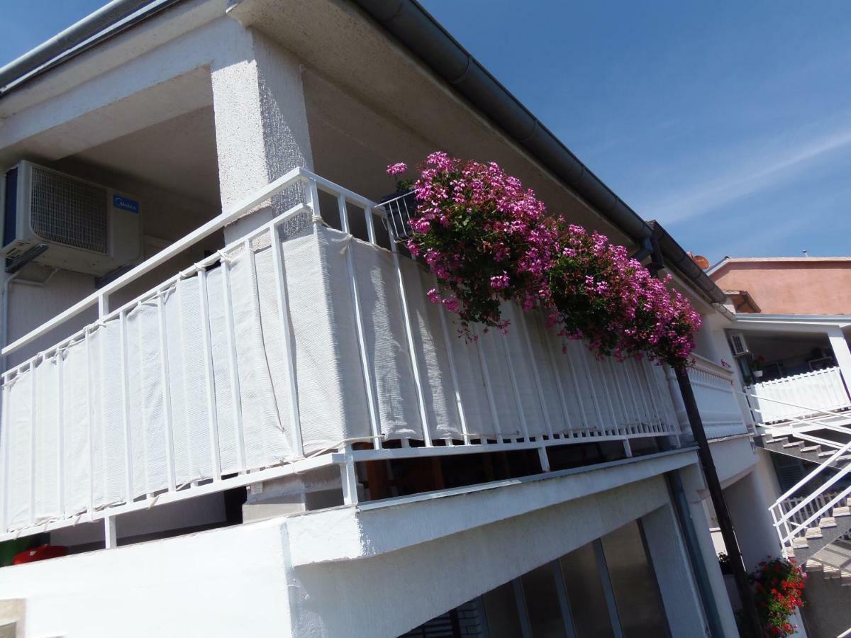 Apartments Lana Пула Екстериор снимка